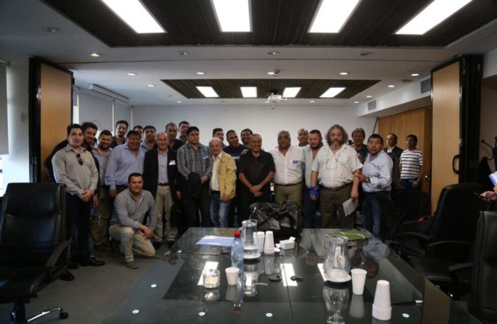 Gremios Petroleros firmaron aumento salarial más cláusula gatillo