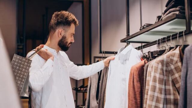 Cuál es la importante marca de ropa masculina que tiene descuentos del 40% en abrigos y camisas