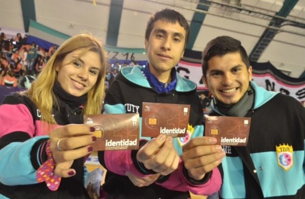 Desde este jueves más de 90 mil alumnos puntanos recibirán sus estampillas