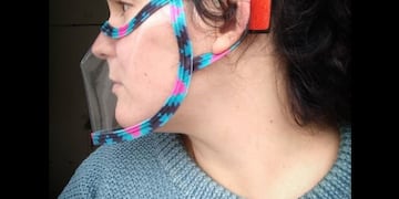 Es hipoacúsica y no la dejaron entrar a un comercio por utilizar un barbijo transparente\u002E (Facebook)
