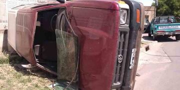 Choque y vuelco en Cramer y Rivadavia