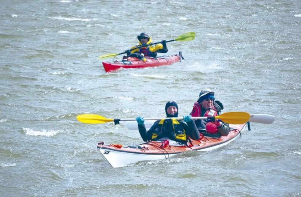 Pese al clima hostil, se logró realizar el Raid en Kayak