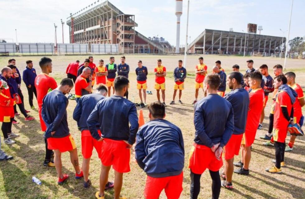 Sarmiento se entrena de cara al Federal y busca amistosos de calidad