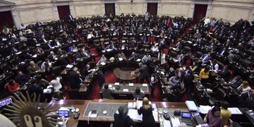 DYN14, BUENOS AIRES, 05/07/2017, LA CÁMARA DE DIPUTADOS APROBÓ POR 183 VOTOS CONTRA 5 NEGATIVOS Y 16 ABSTENCIONES EL ARTÍCULO 1 DE LA LEY QUE FIJA EL OBJETO SOBRE EL QUE CAERÁ LA RESPONSABILIDAD EMPRESARIA, QUE ESTABLECE PENAS PARA LOS \