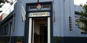 Policía Villa Elisa ER\nCrédito: Web