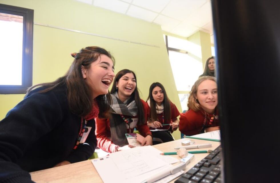 Niñas cordobesas aprendieron a programar una aplicación móvil con impacto social
