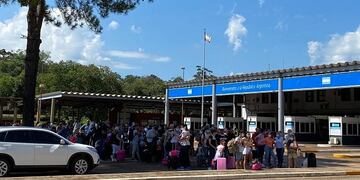 Desde esta noche no podrán ingresar más turistas a Puerto Iguazú\u002E