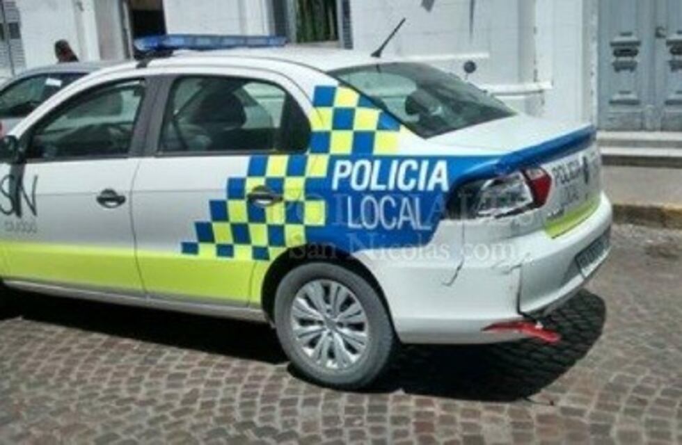 Persecución policial terminó con un joven detenido y un patrullero chocado