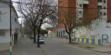 Asesinaron a un joven de 24 años en Ituzaingó entre Esmeralda y Chacabuco\u002E (Google Street View)