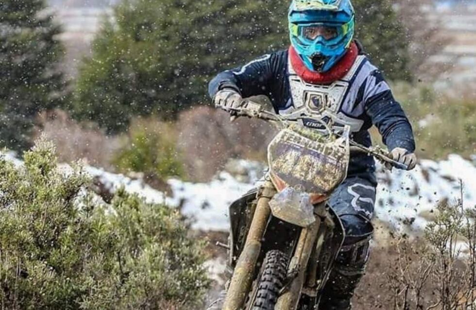Un piloto de Tierra del Fuego ayudó a sus adversarios a cruzar el camino