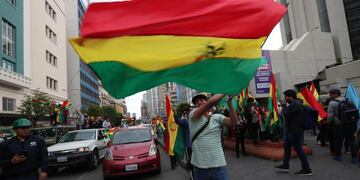 Ciudadanos de Bolivia se reunieron en el Obelisco tras la renuncia de Evo Morales