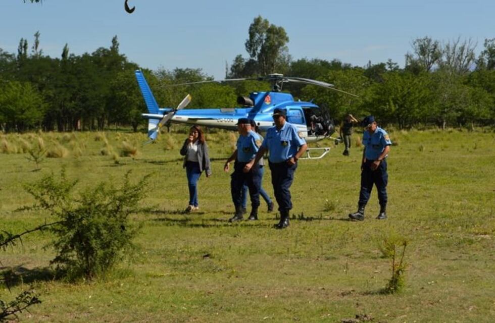 Los secretarios de seguridad y riesgo ambientales visitaron la zona afectada por el incendio