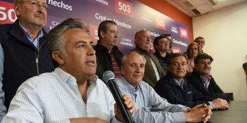 Alfredo Cornejo celebró el triunfo en San Martín de Rufeil