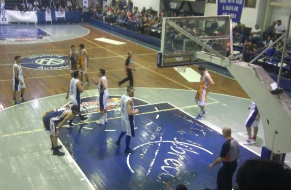 Basquet: Somisa le ganó a Regatas