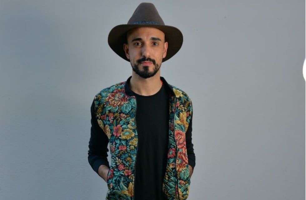 Analizamos el look de Abel Pintos