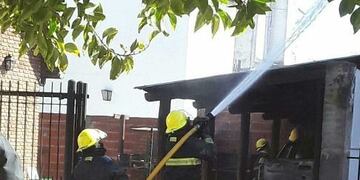 Incendio de camioneta en Gualeguaychú\nCrédito: Todo Gualeguaychú