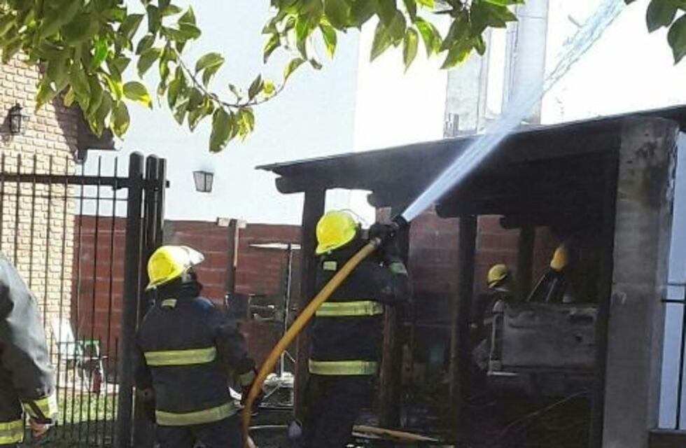 Incendio de gran magnitud en la mañana del domingo