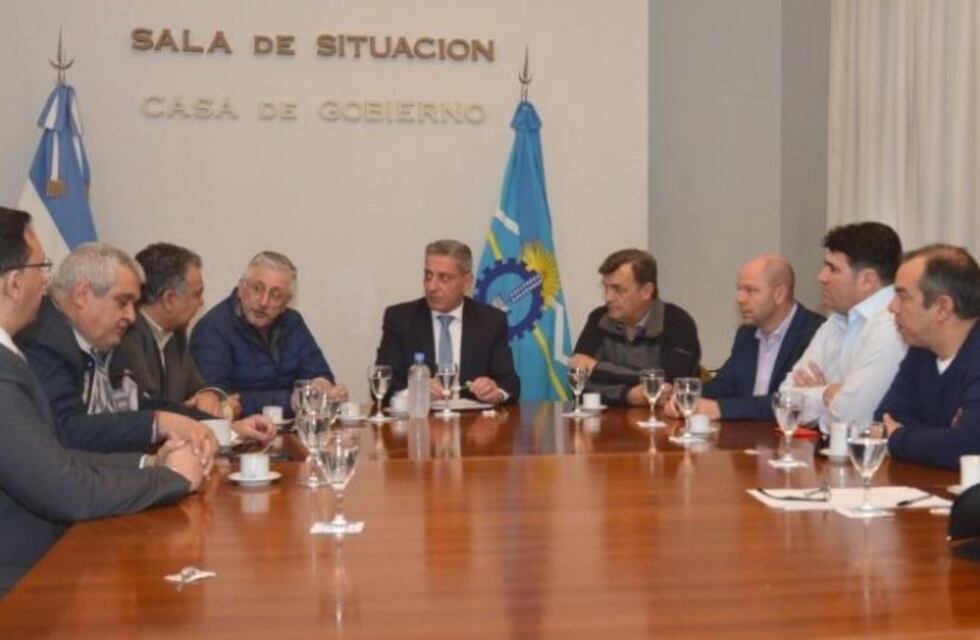 Arcioni recibió a Diputados para trabajar y destrabar el conflicto estatal