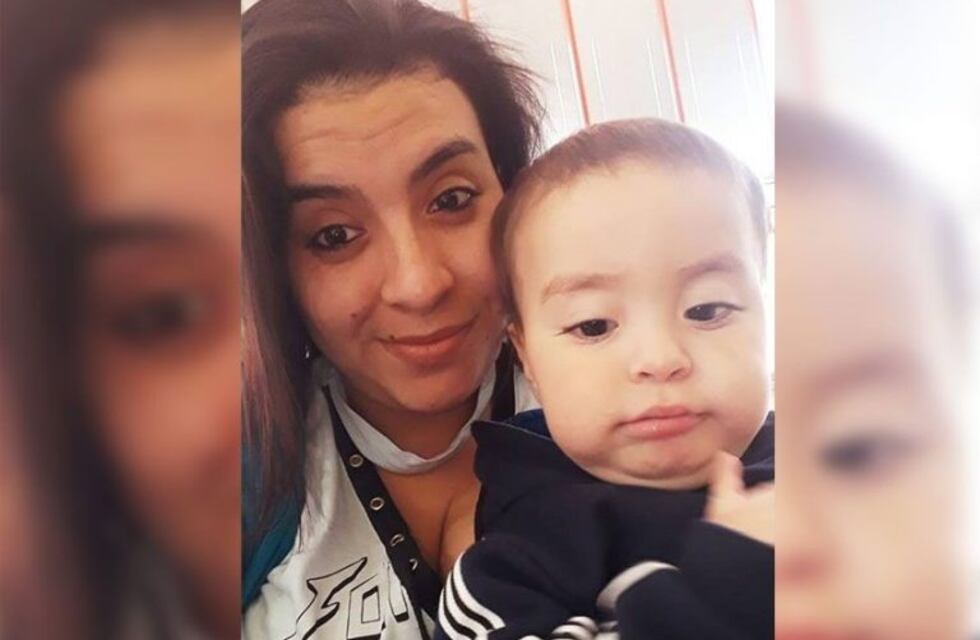 Vende empanadas para poder pagar los gastos médicos de su bebé