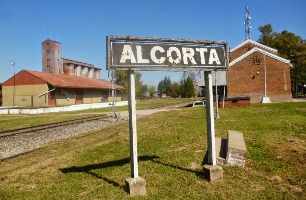 Le tiró agua caliente en los genitales a su hijastra por hacerse pis en la cama