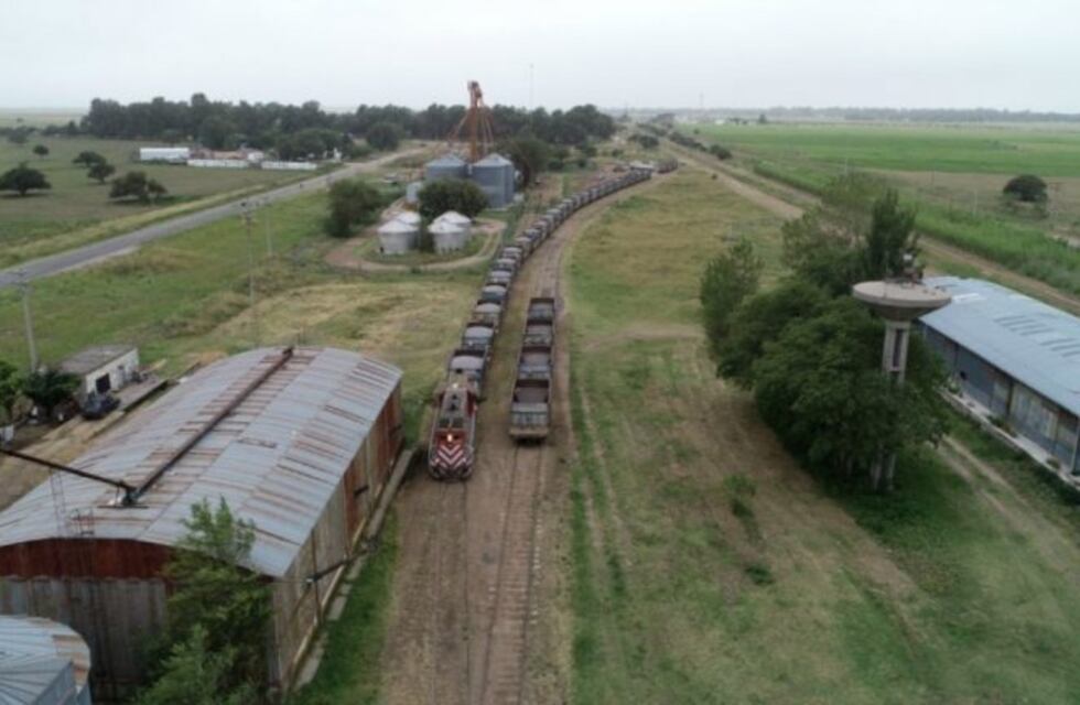 La tercera carga de materiales para pavimento llegó a Santa Rosa por ferrocarril