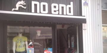 Robaron ropa de un local y los detuvo la policía