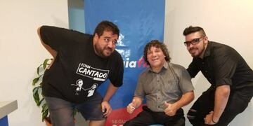 El popular humorista flanqueado por los Andrés López\u002E Para no parar de reír\u002E