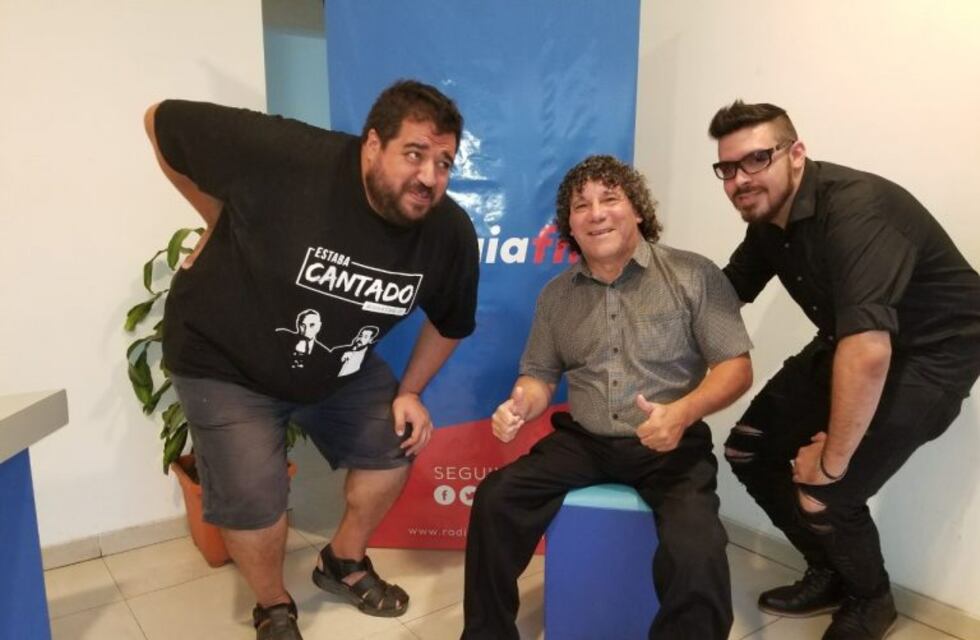 Víctor Quinteros le pone humor a la radio