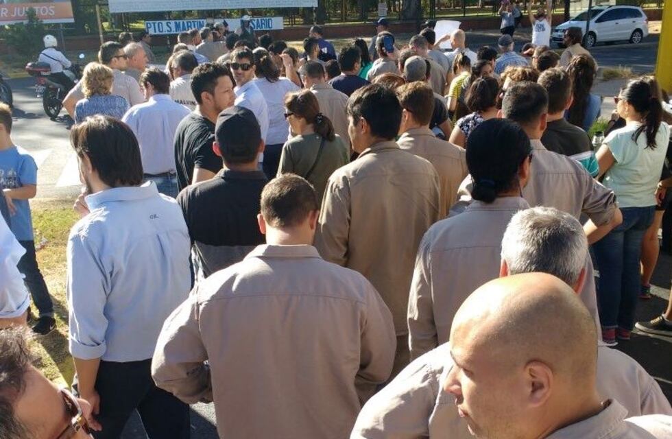 Trabajadores de la Refinería San Lorenzo marcharon en defensa de los puestos de trabajo