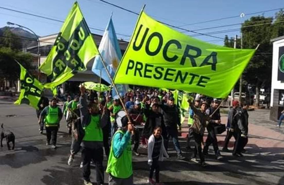 Cortando el acceso: siguen los reclamos del gremio Uocra en la ruta 259