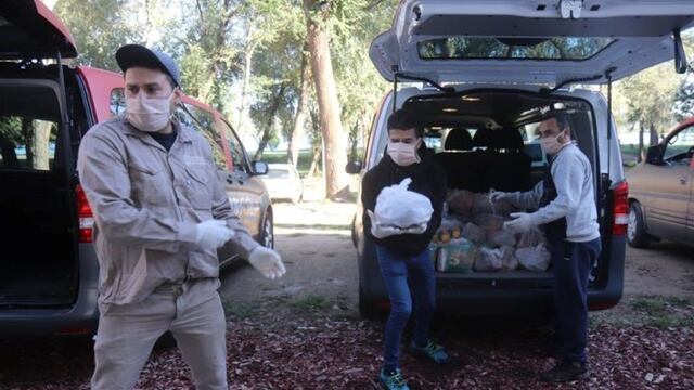 Entrega de módulos alimentarios en Carlos Paz\u002E (Foto: Municipal)\u002E