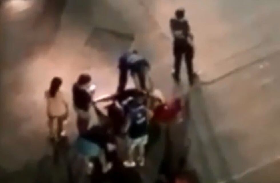 Atropellaron a un motociclista en barrio Güemes y lo abandonaron