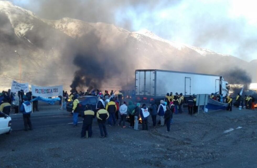 Sindicatos volvieron a cortar rutas en Chubut por el pago de salarios