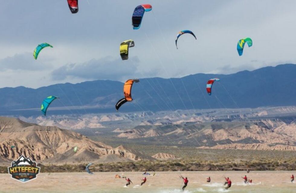 Zaira Nara llega a Cuesta del Viento para conducir el Kitefest