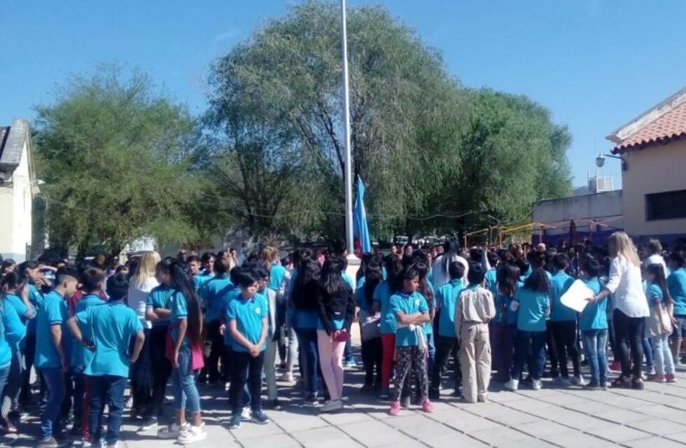 Conmemoran los 100 años de la escuela Juan Minetti en Dumesnil