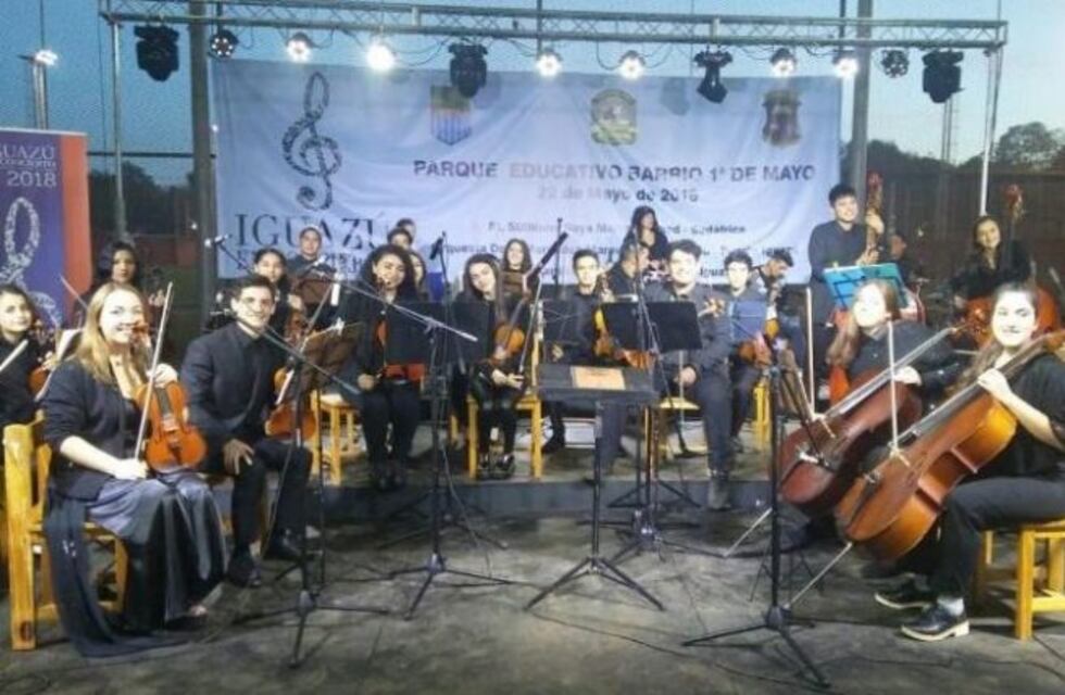 El "Iguazú en Concierto" se abrió con un gran show de músicos locales