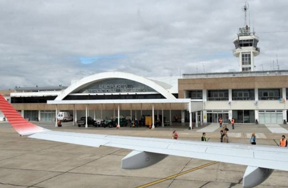 Piden ampliar o espaciar las frecuencias de vuelos entre Rosario y Buenos Aires