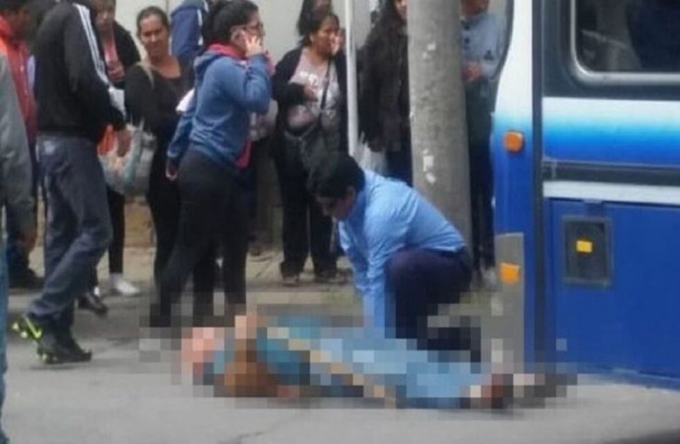 Murió un anciano de 97 años tras caer de un colectivo en movimiento