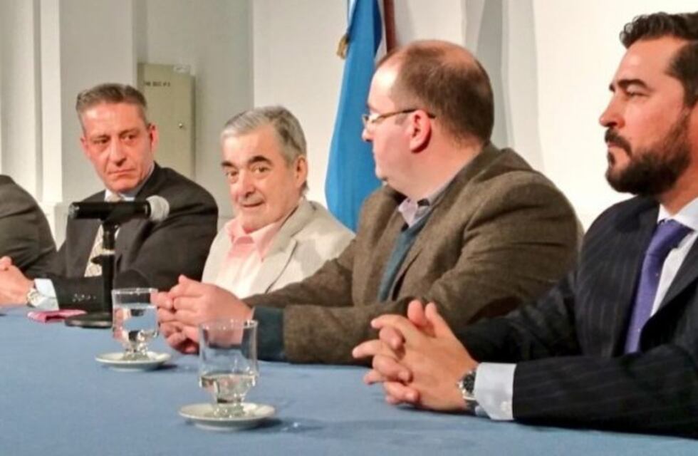 Das Neves se tomó licencia por 10 días y viajará a Buenos Aires para realizarse controles de salud