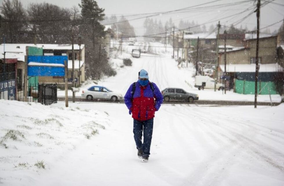 Bariloche amaneció cubierta de nieve