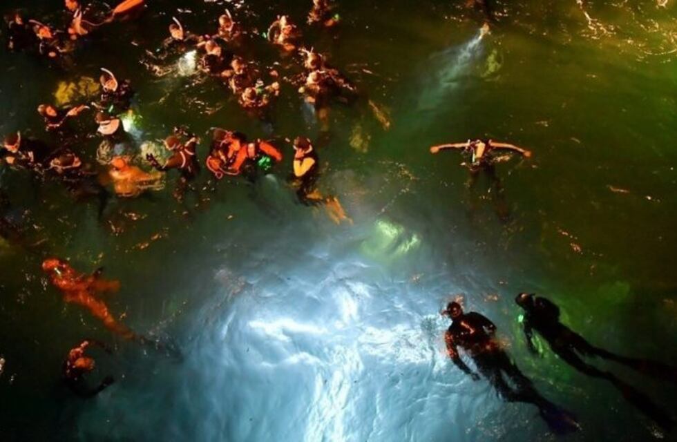 Lanzan el 16° Vía Crucis Submarino para el Viernes Santo en Puerto Madryn