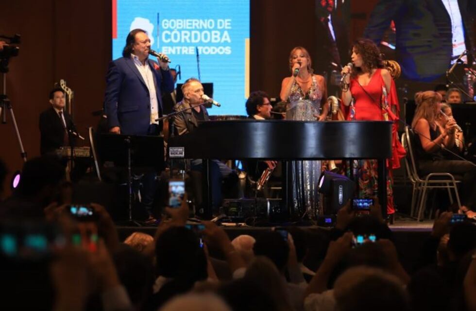 La inauguración del Centro de Convenciones fue a toda orquesta