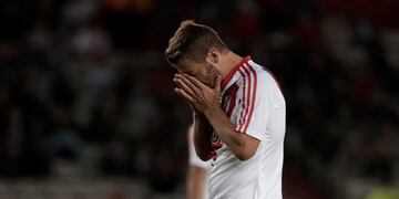 Nicolas Domingo of Argentina's River Plate reacts during a Copa Libertadores soccer match against Ecuador's Emelec in Buenos Aires, Argentina, Wednesday, May 10, 2017\u002E(AP Photo/Natacha Pisarenko) ciudad de buenos aires Nicolas Domingo futbol copa libertadores 2017 futbolistas partido river plate vs emelec