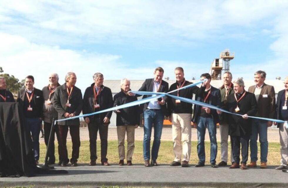 El intendente presente en la ampliación de la Planta de KWS
