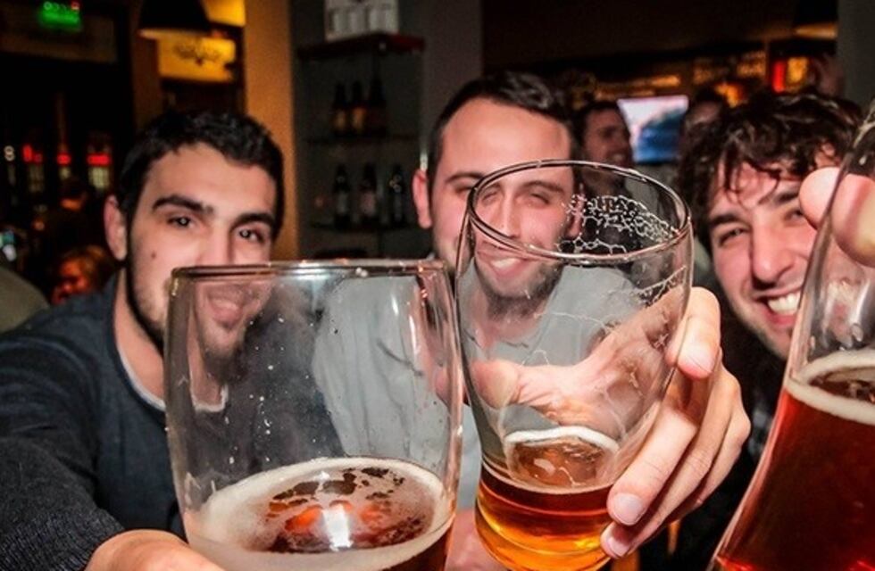 Convocan a una "noche de velas" en protesta a las tarifas de luz