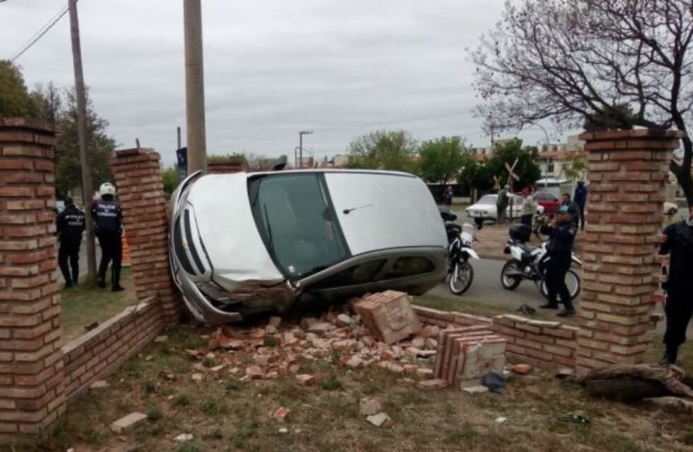 Dos persecuciones terminaron con cuatro detenidos y dos impresionantes choques