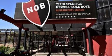 Newell's busca entrenador y la dirigencia se centra en dos candidatos\u002E (Archivo)