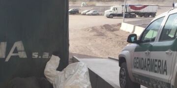 Gendarmeria Nacional secuestro cuatro toneladas de acido sulfúrico\