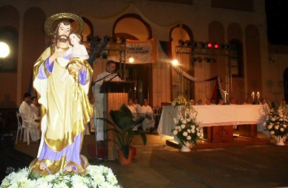Con una serenata a San José, Posadas inició su fiesta patronal