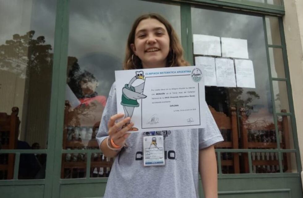 Alumna del Colegio Nacional gana la medalla de oro en la Olimpíada Iberoamericana de Matemáticas